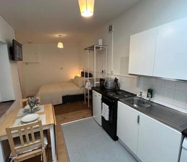 Cathays Apartment | Cosy Gem in Cardiff