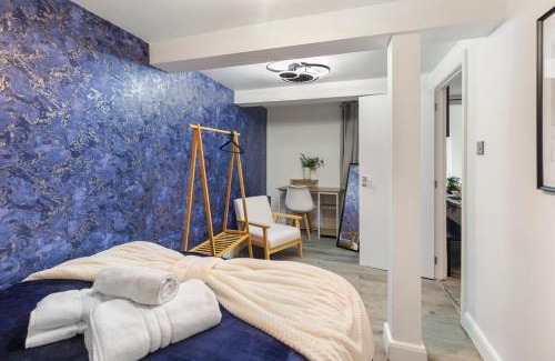 Markhouse Apartment | Cosy Gem Next Transport easy access central London