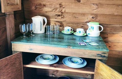 Saltash Cabin | Cosy Glamping at The Greenhouse Spa Retreat