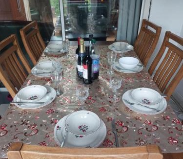 West Harrow House | Cosy Greener Private room