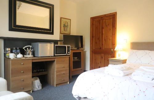 Llandderfel House | cosy ground floor disabled friendly room in farm house