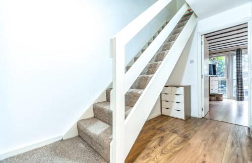 St Luke's House | Cosy Guest House in Central London