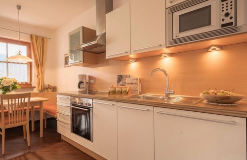 Caines Apartment | Cosy holiday apartment "Tischlerhof - Typ B mit Balkon" with Wi-Fi