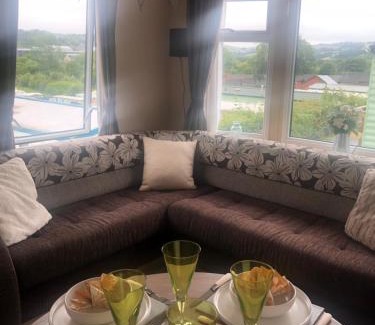 Penparcau House | Cosy holiday caravan minutes from the beach
