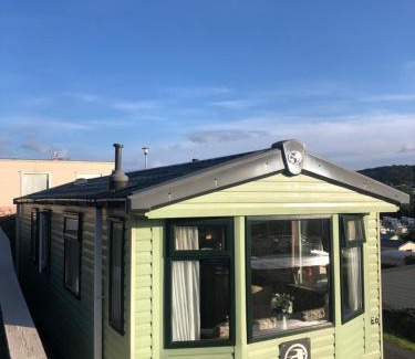 Penparcau House | Cosy holiday caravan minutes from the beach