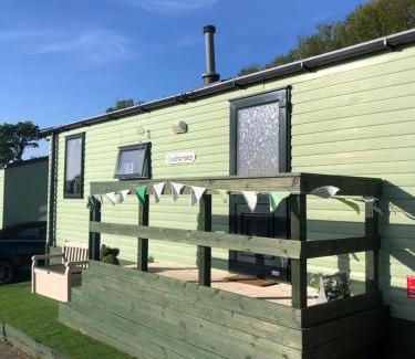 Penparcau House | Cosy holiday caravan minutes from the beach