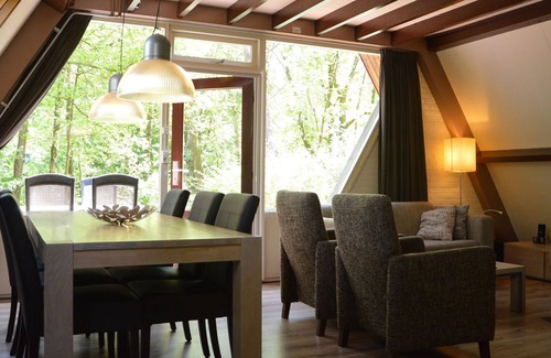 Stramproy House | Cosy Holiday Home in Limburg with Forest nearby