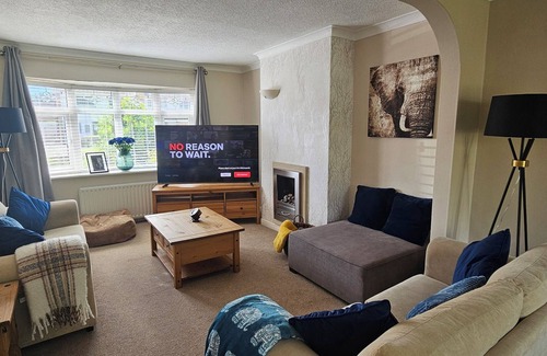 Wigston House | Cosy Home in Leicester