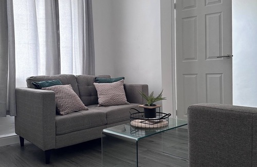Openshaw House | Cosy Home in Manchester