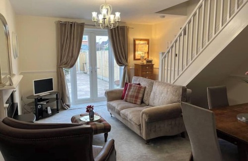 Wolverhampton Apartment | Cosy home in quiet cul-de-sac