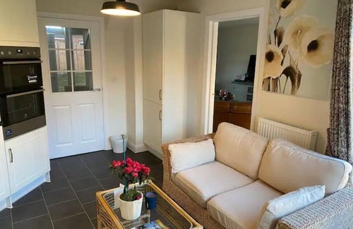 Grantham House | Cosy Home in Quiet Village