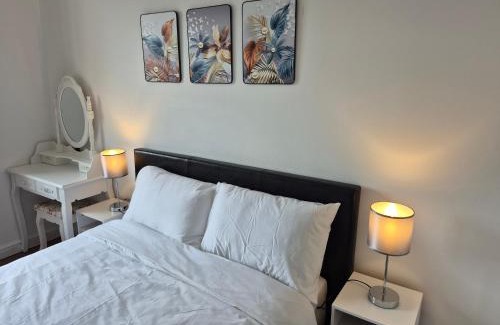 Durham Apartment | Cosy Home with 2 double bedrooms in Durham free parking