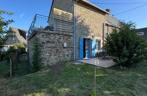 Roz-sur-Couesnon House | Cosy house Le Cerisier, view of Mont-Saint-Michel