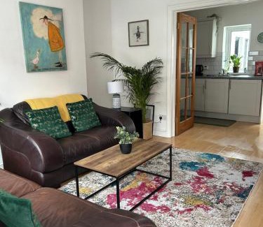 Belfast House | Cosy House, Lisburn Road