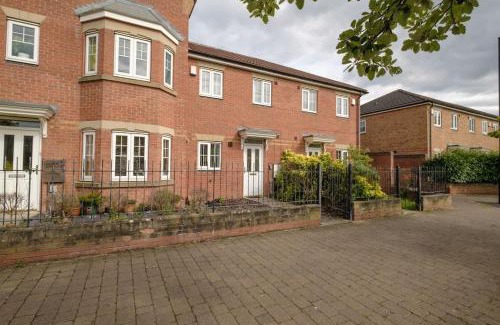 Newcastle-upon-Tyne House | Cosy House with free parking!