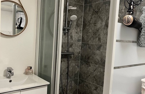 Limeil-Brevannes House | Cosy house with garden Paris 25 min - Perfect for business & relaxation