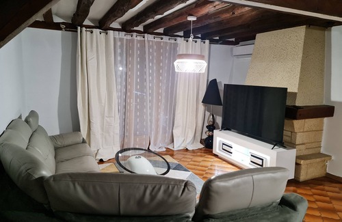 Vernon House | Cosy house with garden and parking