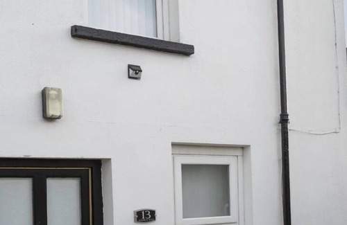 Carnlough House | Cosy Idealic Holiday let set in a Beautiful Coastal Village With all Amenities