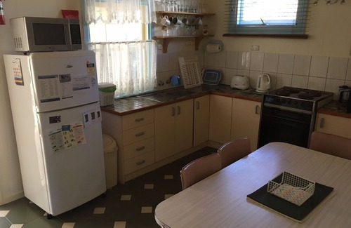 Inverloch House | Cosy Inverloch Beach Cottage
