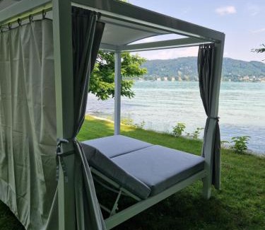 Maria Woerth Villa | Cosy Lake cottage, 300m2 lake area just for you !