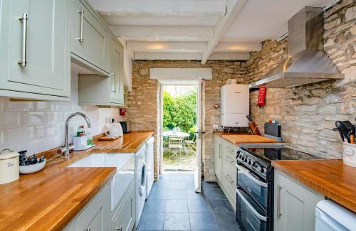 Swanage House | Cosy Little Hyde Cottage, Swanage