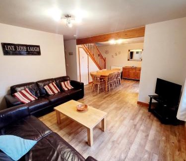 Saint Breward Ski Chalet | Cosy lodge 82 Hengar Manor