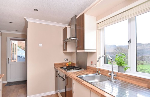 Beddgelert Cabin | Cosy Lodge with Panoramic Windows and Stunning Mountain Views
