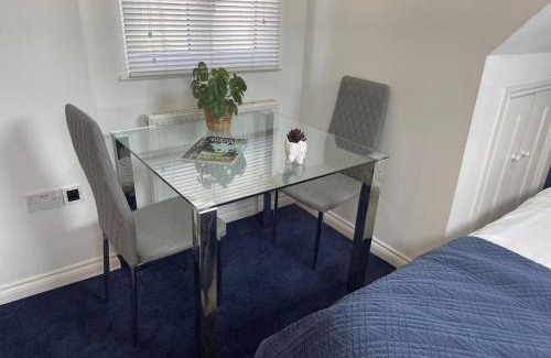 Mill Road Apartment | Cosy loft apartment off vibrant Mill Rd by station