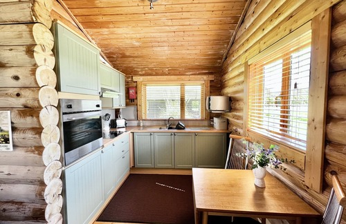 Lincoln Cabin | Cosy log cabin near Lincoln