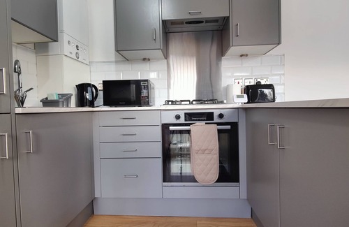 Croham Apartment | Cosy, modern 2-bed apartment, close to great transport links!