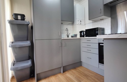 Croham Apartment | Cosy, modern 2-bed apartment, close to great transport links!
