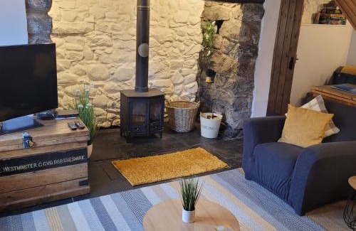 Llwyngwril House | Cosy modern cottage by the sea, heart of snowdonia