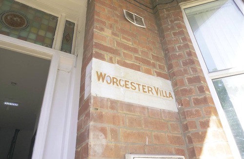 Leamington Spa Apartment | Cosy & Modern 1 Bed Studio