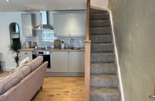 Bangor House | Cosy modern miners cottage