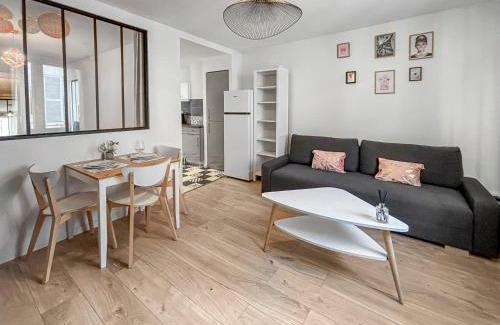 Melun Apartment | Cosy & Moderne avec verrière