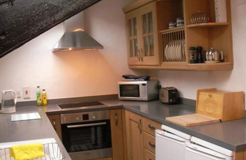 Trevone Cottage | Cosy modernised Cornish Cottage 3 mins from the beach