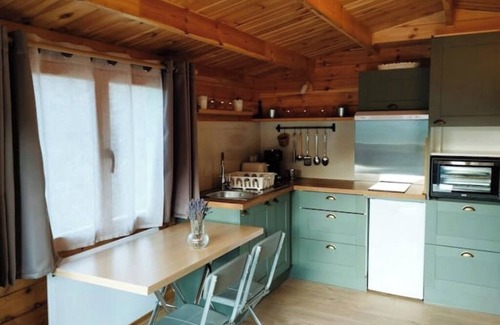 Eourres Apartment | Cosy mountain chalet ideal for hikers and nature lovers