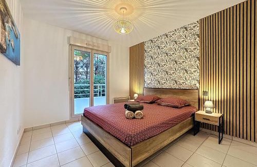 Antibes Apartment | Cosy nid, terrasse & 2 parkings