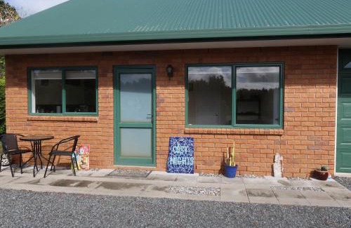 Kerikeri Apartment | Cosy Nights - modern, self-contained with parking