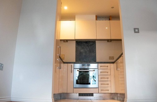 Nine Elms Apartment | Cosy One-bed Apartment in Central London