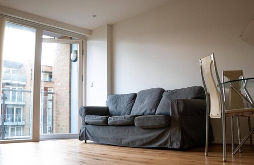 Nine Elms Apartment | Cosy One-bed Apartment in Central London