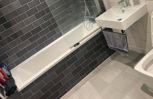 Royal Docks Apartment | Cosy one bedroom apartment on the 5th floor royal wharf e16 *High Spec*