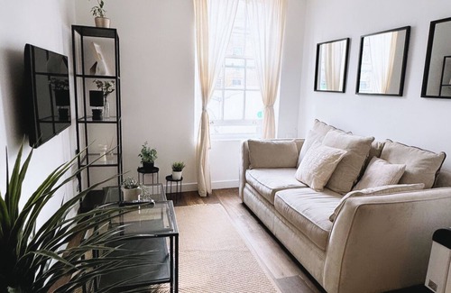 New Cross Apartment | Cosy One Bedroom London Apartment