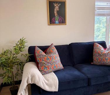 Woodstock Apartment | Cosy One-Bedroom Retreat with Parking