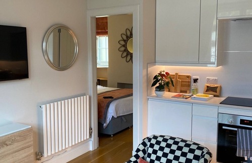 Comely Bank Apartment | Cosy original Mews House in the centre of the city.