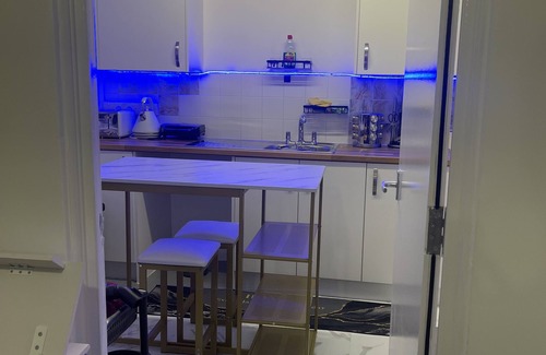 New Cross Apartment | Cosy Pent House Apartment