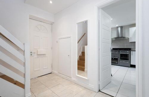 Rusholme Apartment | Cosy Retreats Central, Netflix, Free Parking
