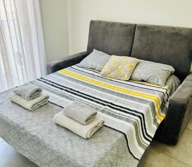 Gzira Apartment | Cosy Seaside APT, 200m from the Seafront