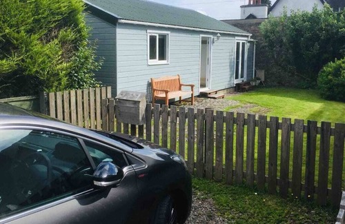 Fort Augustus Ski Chalet | Cosy secluded chalet with private parking and garden in centre of Fort Augustus