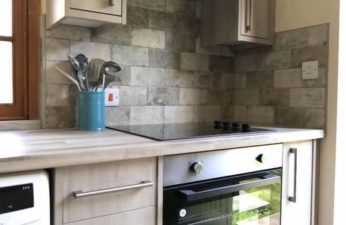 Crawcrook Cottage | Cosy secret cottage in a beautiful walled garden